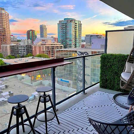 Luxury Dt, 2 Bedroom Deal, Private Balcony, Full Kitchen, Gym - Free Parking Calgary Exterior photo
